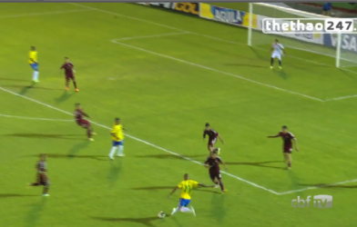 VIDEO: Siêu phẩm sút xa tuyệt đẹp của sao trẻ Brazil