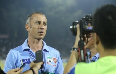 HLV Graechen đã có phương pháp giúp HAGL tránh lối đá rắn của đối thủ