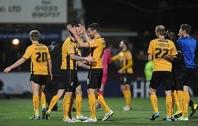 Tí hon trúng đậm nhờ M.U