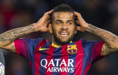 Dani Alves chia tay Barca vào mùa Hè 2015