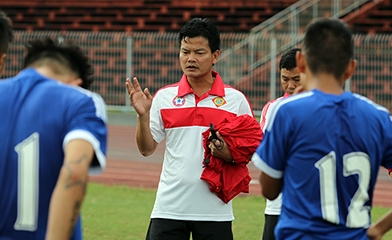 HLV Nguyễn Văn Sỹ khẳng định Cần Thơ sẽ đánh bại HAGL