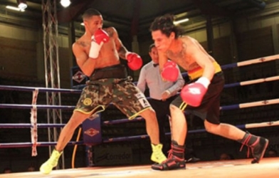 VIDEO: Hạ knock-out đối thủ với 4 cú đấm sau 29 giây