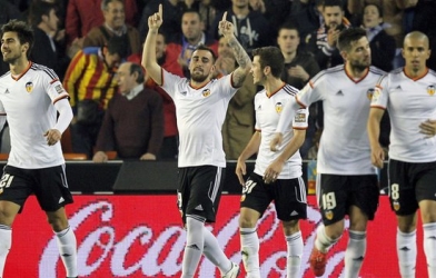 Đánh bại Deportivo, Valencia chiếm lấy top 3 của Atletico Madrid