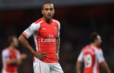 VIDEO: Những pha bỏ lỡ đáng tiếc của Walcott trước West Ham