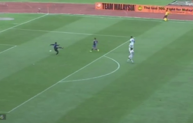 VIDEO: Khi thủ môn Macau 'troll' đồng đội và khán giả