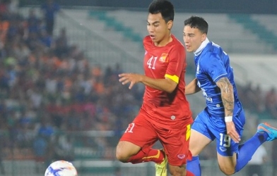 Tuyển thủ U23 Việt Nam gặp chấn thương tại vòng loại Cúp Quốc gia 2015