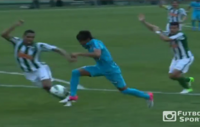 VIDEO: Pha solo ghi bàn như chỗ không người của Neymar