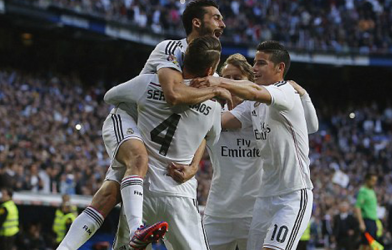 Real 3-1 Malaga: Messi gọi, Ronaldo trả lời