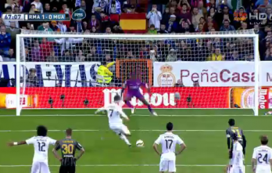 VIDEO: Tình huống sút trượt pen đáng tiếc của Ronaldo