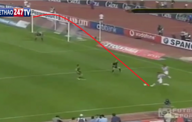 VIDEO: Siêu phẩm kèo trái từ góc cực hẹp của Rivaldo