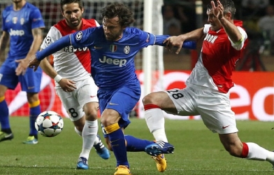 VIDEO: 3 cú chuyền bóng thiên tài của Pirlo vs Monaco