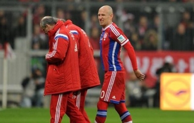 Robben trở lại, Pep Guardiola vẫn thận trọng trước Dortmund