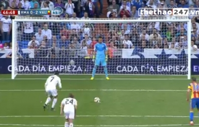 VIDEO: CR7 sút trượt penanty phút cuối hiệp 1