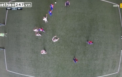 VIDEO: Cười không ngớt với clip đá bóng bằng kính thực tế ảo