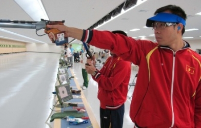 Xạ thủ Hoàng Xuân Vinh đoạt HCĐ Cúp bắn súng thế giới