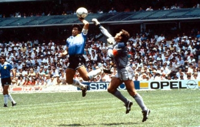 VIDEO: Những pha ghi bàn bằng 'bàn tay của Chúa' trong lịch sử