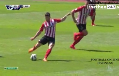 VIDEO: Tình huống cướp bóng từ giữa sân rồi ghi bàn đẹp mắt của Shane Long