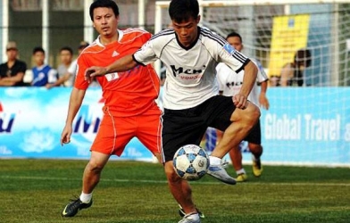 Hưng 'xốp': 'Người không phổi' của bóng đá phủi Hà thành