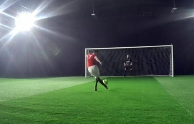 VIDEO: Xem Di Maria sút tung lưới De Gea bằng rabona