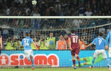 Video clip bàn thắng: Napoli 2-4 Lazio (VĐQG Italia 2014/15)