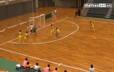 VIDEO: Cầu thủ Futsal trổ tài gắp bóng như Neymar