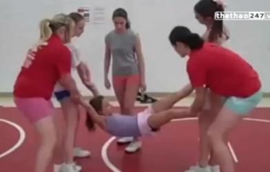 VIDEO: Màn nhảy dây điên rồ nhất trên thế giới