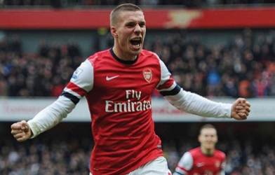 Lukas Podolski chia tay Arsenal với giá rẻ mạt
