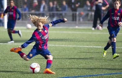 VIDEO: Xavi mới của Barca đã xuất hiện