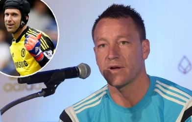 Để Cech sang Arsenal, John Terry lo sợ Chelsea sẽ 'ôm hận'