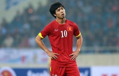 ‘Công Phượng đang bị chững lại so với đồng đội’