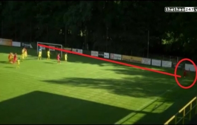VIDEO: Tình huống ghi bàn trên chấm phạt góc khó tin