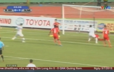 VIDEO: Tình huống đá phạt nhanh mở tỉ số của SLNA