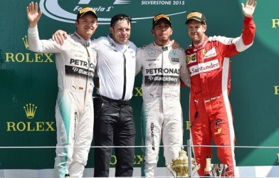 F1: Hamilton giành chiến thắng thứ 5, Alonso có điểm