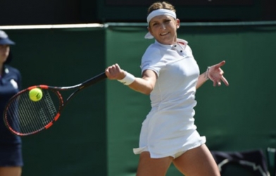 VIDEO: Chơi tennis như đánh cầu lông tại vòng 4 Wimbledon