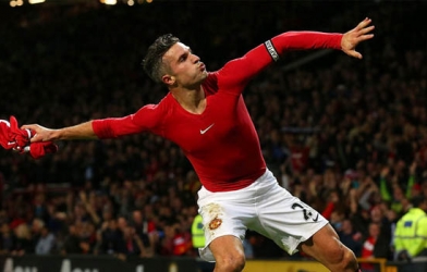 Chuyển nhượng tối 9/7: Van Persie kiểm tra y tế rời M.U