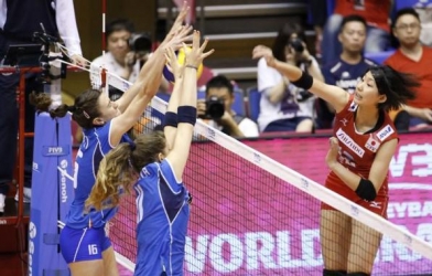 VIDEO: Loạt đôi công thót tim giữa Nhật Bản và Italia ở World GP 2015