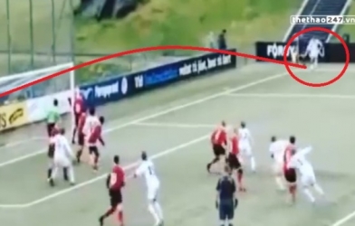 VIDEO: Siêu phẩm vẩy má ngoài không tưởng từ chấm phạt góc