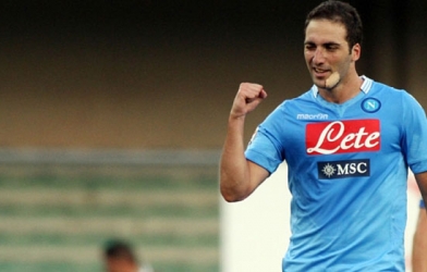 Napoli sẵn sàng bán Higuain cho Arsenal