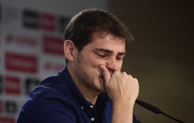 VIDEO: Thủ thành Iker Casillas khóc nghẹn trong ngày chia tay Real Madrid