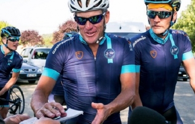 Lance Armstrong tái xuất: Tại sao lại ruồng bỏ?