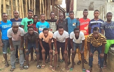 Vấn nạn nhập lậu cầu thủ trẻ từ Châu Phi sang Lào