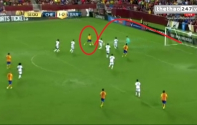 VIDEO: Suarez gỡ hòa cho Barca bằng cú lốp bóng kỹ thuật