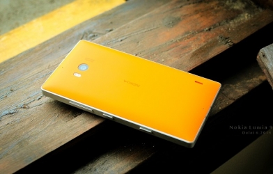Điện thoại Lumia 930 lại tiếp tục giảm giá sốc