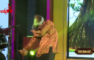 Video võ thuật: Xem Lệ Rơi biểu diễn túy quyền siêu ảo trên truyền hình