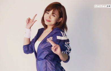 VIDEO: Hot girl Tú Linh xinh đẹp trong trang phục cầu thủ