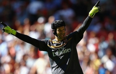 VIDEO: Màn trình diễn của Petr Cech trong trận đấu với Chelsea