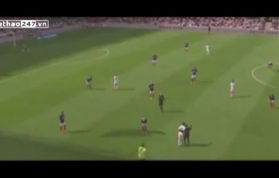 VIDEO: Fan Nauy chạy vào sân Selfie với James Rodriguez