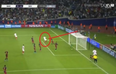 VIDEO: Pha bỏ lỡ đáng tiếc của cầu thủ Sevilla trong trận Siêu Cup châu Âu