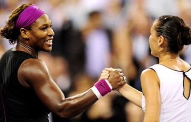 Rogers Cup 2015: Thắng vất, Serena vào vòng 3