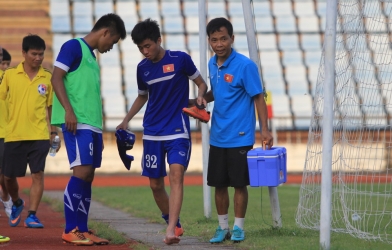 Thắng Lào, U19 Việt Nam vẫn bị chê trách